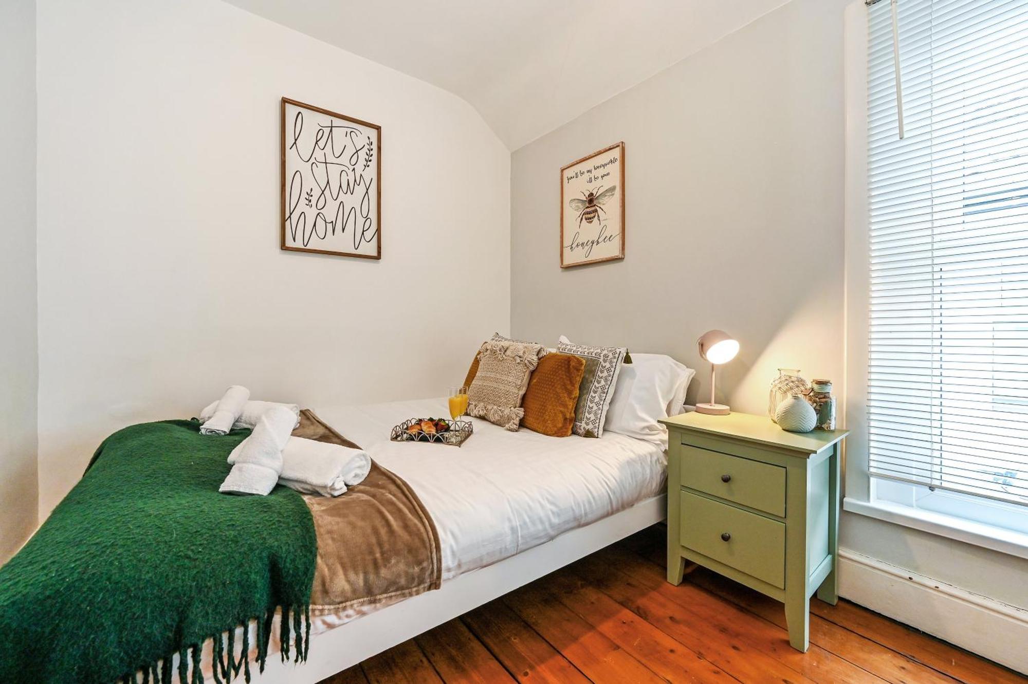 Beautiful Townhouse, Great Location - Pet Friendly Villa Cardiff Eksteriør billede